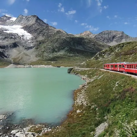 Stephany Alojamento de Acomodação e Pequeno-almoço Tirano