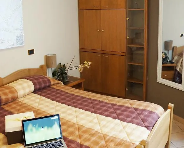 Stephany Alojamento de Acomodação e Pequeno-almoço Tirano